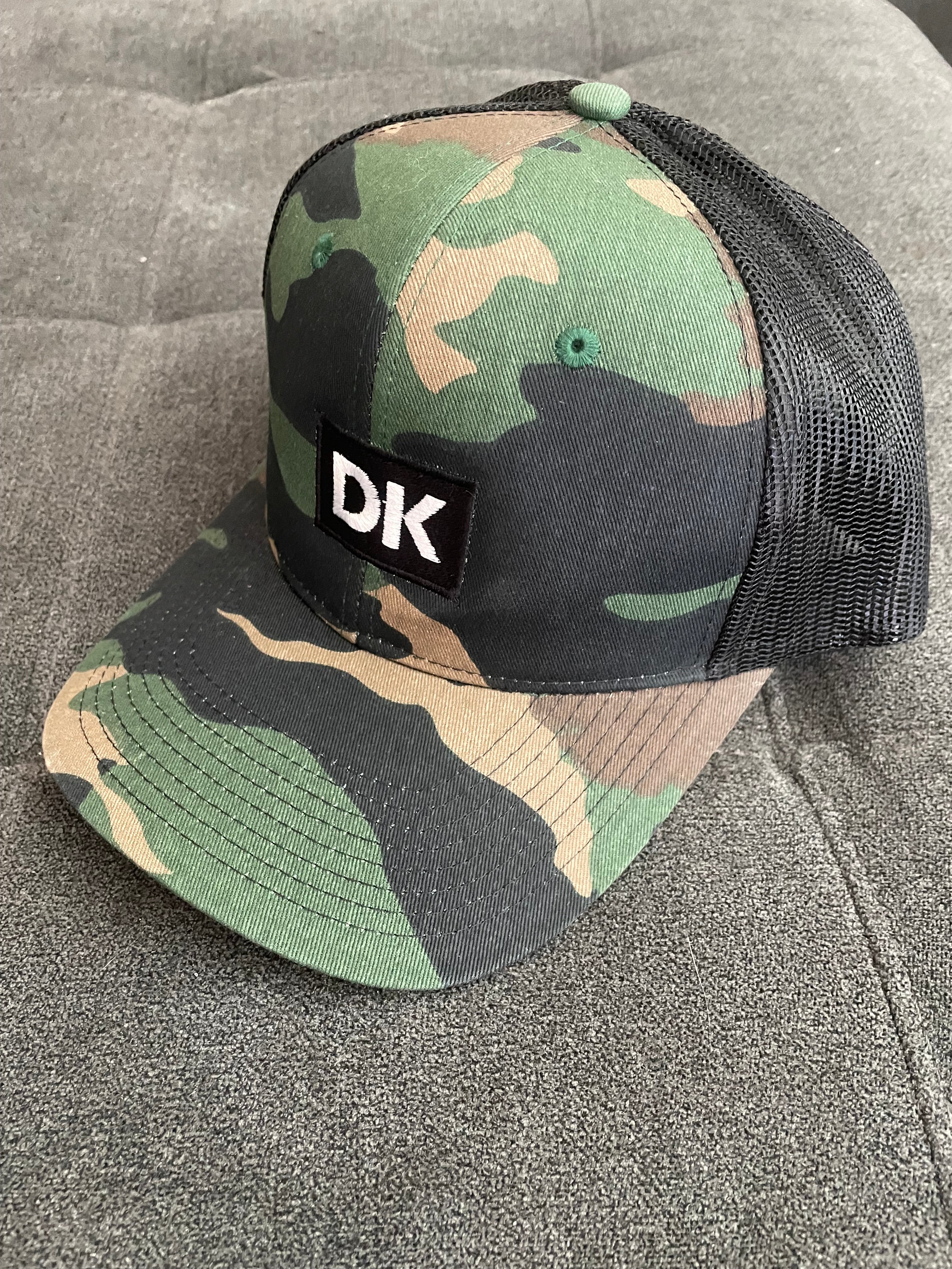 Camo Digital Karma White logo hat
